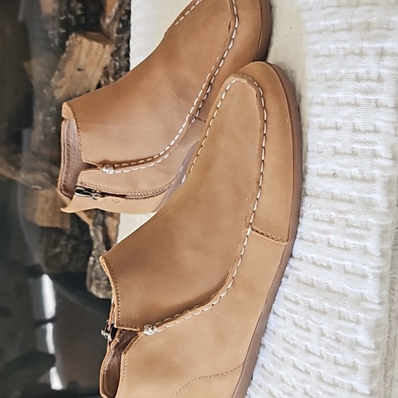 Olukai Wali Moccasins Size 7 - Picture 2 of 6